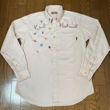 [ Karl Helmut ] 칼 헬무트 로고 알파벳 자수 버튼 다운 셔츠