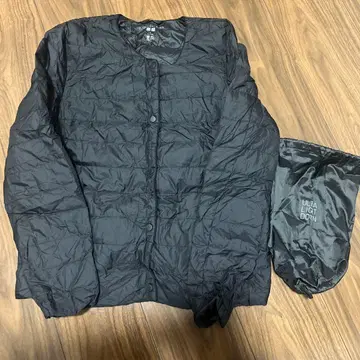 유니클로 울트라 라이트 다운 블랙 L 사이즈