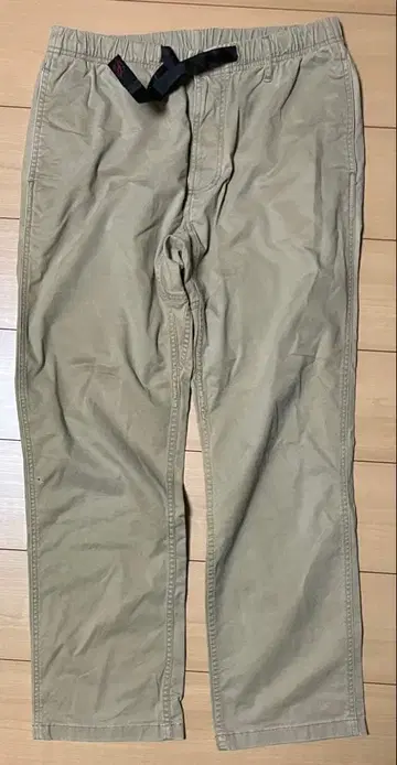 베이지 치노 팬츠 허리밴딩 벨트 포함 그라미치