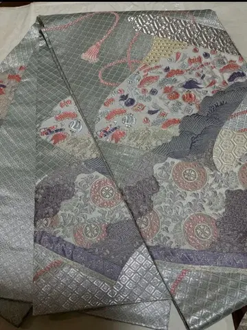 고전 패턴 자수, 옅은 베이스에 선명한 자수, 순수 실크 후쿠로 오비