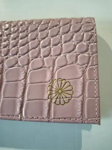 미사용 새상품 황궁 한정판 악어 엠보싱 장지갑 핑크 가죽 레어