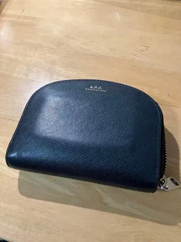 A.P.C. 코인 케이스 중고