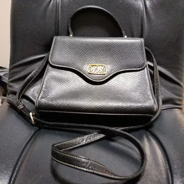 하나에모리 블랙 합성 피혁 숄더백