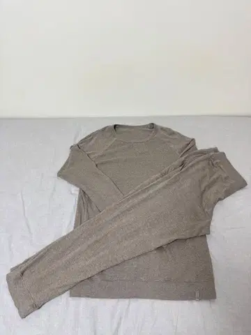 JAL 퍼스트 클래스 리클라이닝 웨어 M