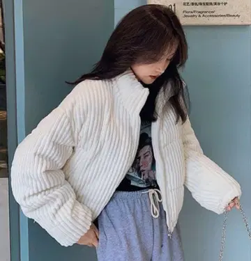 LACVERT 크림색 다운 자켓