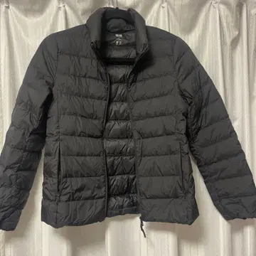 UNIQLO 블랙 라이트 다운 자켓 XS