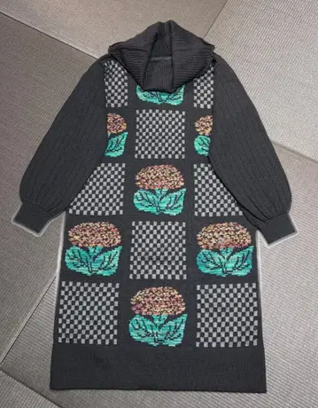 후드 부착 니트 원피스 다크 그레이