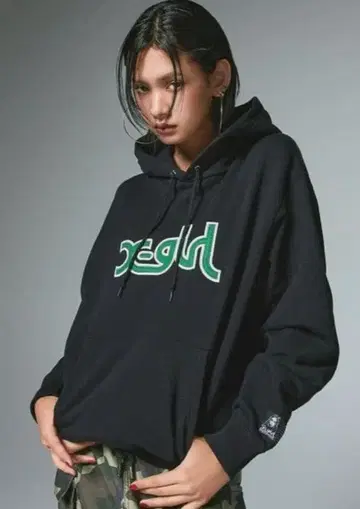 x-girl 블랙 로고 후드티
