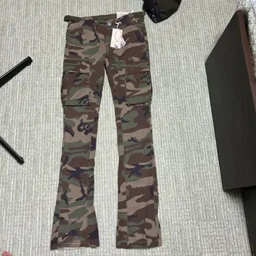 mnml 카모플라쥬 플레어 팬츠 사이즈 29