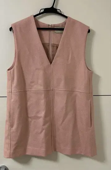 유나이티드 애로우즈 베스트 핑크 계열 모 99%