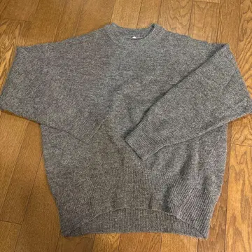 그레이 크루넥 긴팔 스웨터