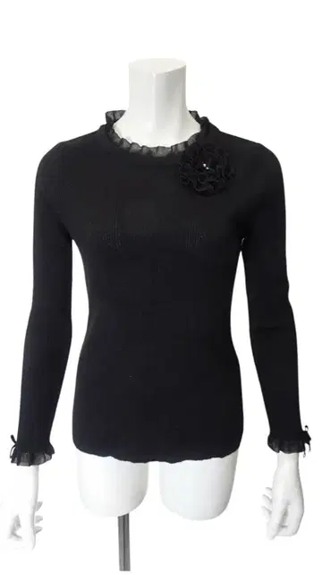 2025AW 슈퍼뷰티 코사지 부착 프릴 디자인 스웨터 44