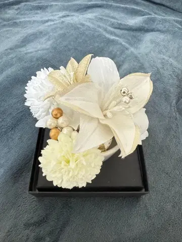 화이트 골드 머리 장식