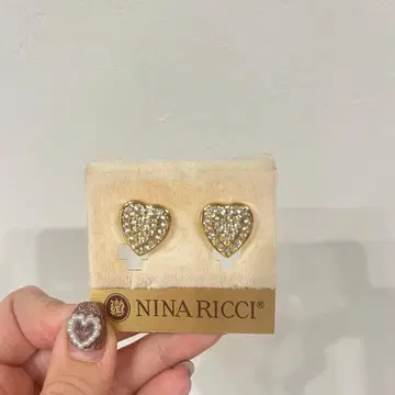 NINA RICCI 니나리치 새상품급 귀찌