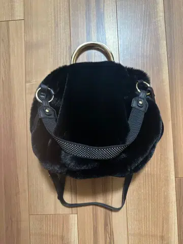 언빌리온 ( UNBILLION ) 퍼 백 블랙 새상품 3Way