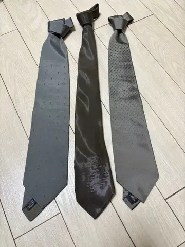 그레이 계열 도트 무늬 넥타이 3개 세트 아르마니, 캘빈클라인