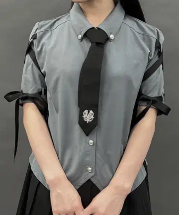 axes femme 레이스업 그레이 셔츠