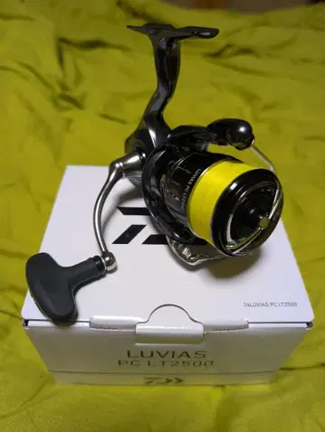DAIWA LUVIAS PC LT2500 스피닝 릴