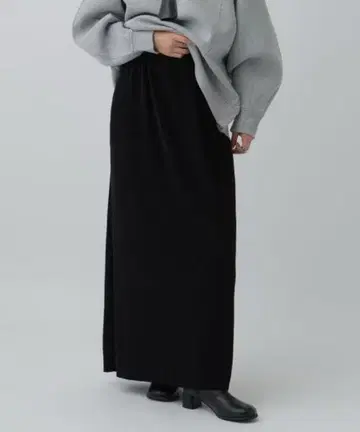 렙심 벨로아 플리츠 스커트 블랙 LEPSIM