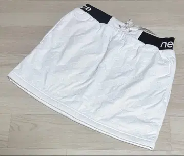 뉴발란스 골프 여성용 퀼트 스커트 의류 L 사이즈 새상품