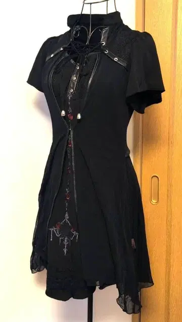 OzzCroce 장미 자수 튤 레이어드 원피스