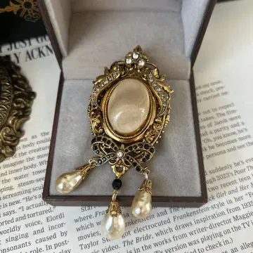 독일제 빈티지 브로치