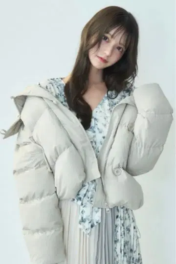 TITTY&CO. 숏 포아 다운 자켓