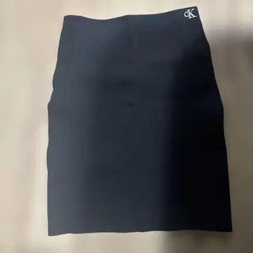 새상품급 cK 블랙 타이트 스커트 S 사이즈