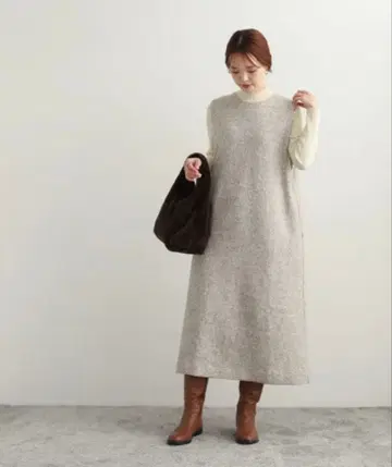 어반 리서치 울 혼방 부클 컷 오버롤 스커트 베이지