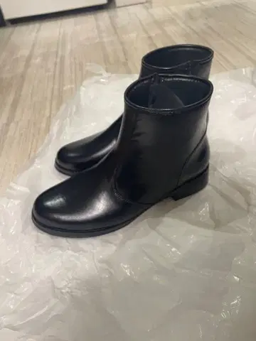 블랙 가죽 숏 레인부츠