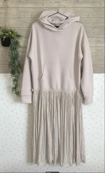 택 포함 새상품 Carina Luce 후디 도킹 원피스