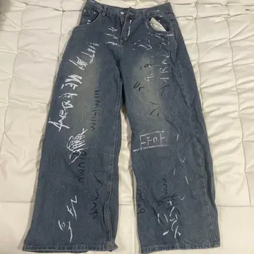 Reseac 화이트 그래피티 데님 팬츠