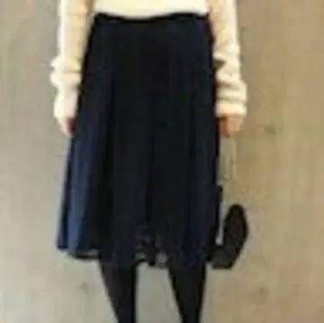 이에나 레이스 플레어 스커트 네이비