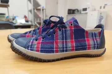 착용 1회 SPINGLE MOVE SPM-226 스니커즈 23.5cm