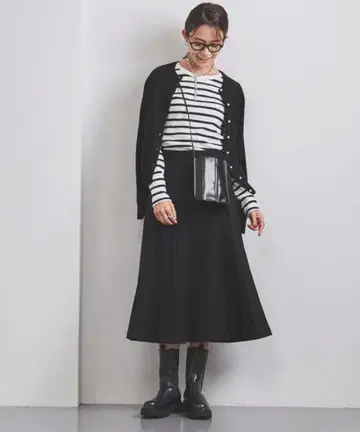 유나이티드 애로우즈 울 스무스 세미 플레어 스커트