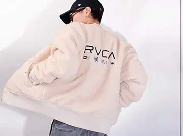 RVCA 보아 자켓 베이지 리버서블