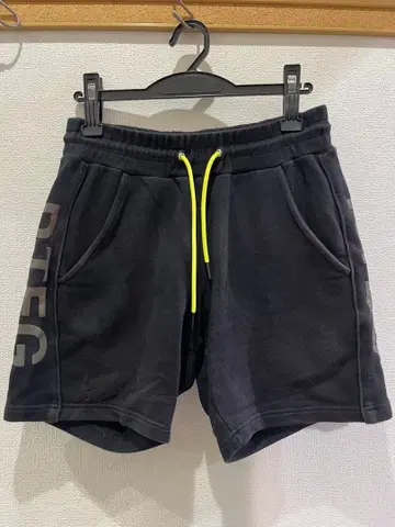 RTEG 블랙 숏팬츠