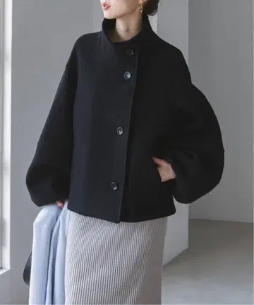 NOBLE 멜톤 퍼프 슬리브 숏코트 36