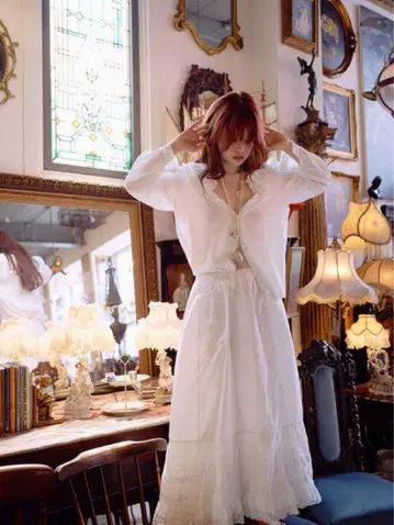 새상품 미사용 freckle 프릴 블라우스 화이트 흰색 한국