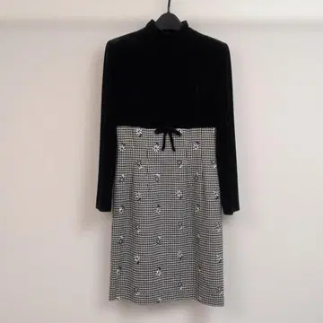 엠즈 그레이시 벨로아 꽃무늬 리본 절개 긴팔 하이넥 원피스