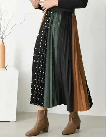 COCOMOMO 배색 플리츠 롱 스커트
