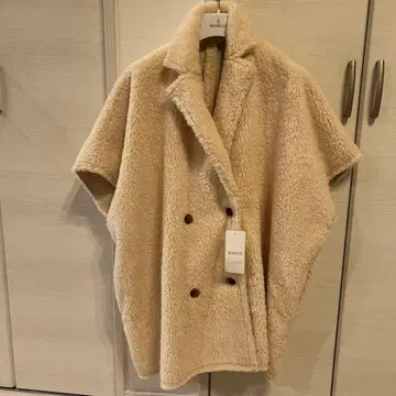 새상품 라난 베이지 보아 자켓 판초