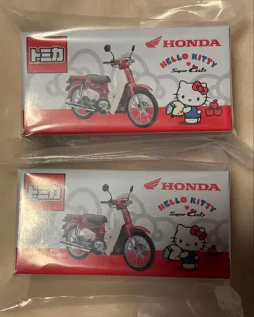 토미카 슈퍼커브 x HELLO KITTY 한정판 콜라보 모델 2대 세트