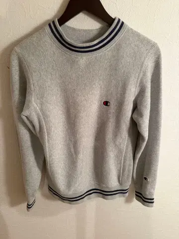 Champion 그레이 크루넥 맨투맨