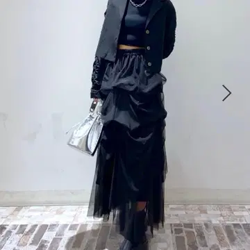 JEANASIS 턱 볼륨 샤샤 스커트 블랙