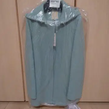 카이주 라이트 그린 코트 36