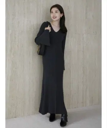 [anuans] 세미 머메이드 니트 원피스 차콜 그레이