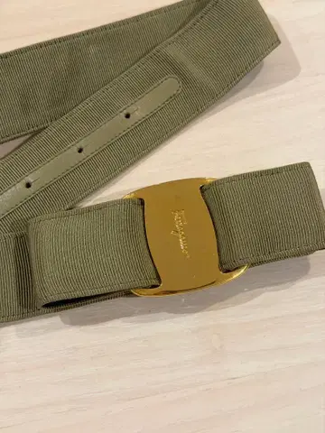 Salvatore Ferragamo 페라가모 바라 리본 벨트 카키