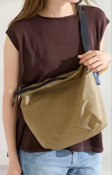 july nine 숄더백 베이지