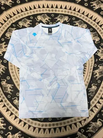 새상품급 데상트 골프 DESCENTE 긴팔 셔츠 O 사이즈